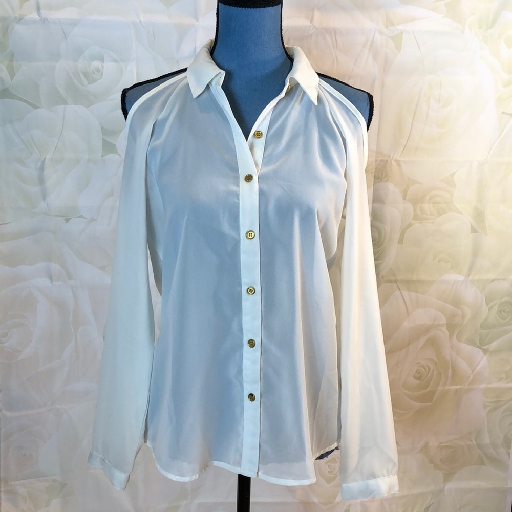 DizzyLizzy cold shoulder blouse w gold buttons